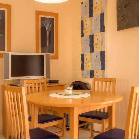 Apartment A27 - Secluded 2 Minutes From The Center