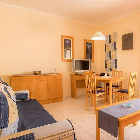 A27 - Secluded 2 Minutes From The Center *