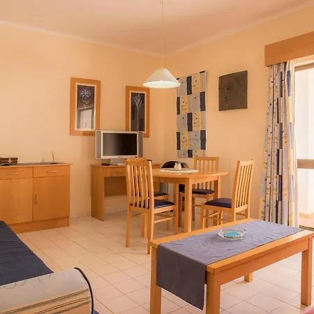 Apartment A27 - Secluded 2 Minutes From The Center